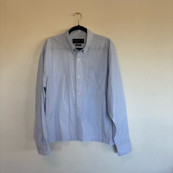 Abercrombie & Fitch Tops - Abercrombie & Fitch Size XL Blue Striped Shirt Cropped Stretch